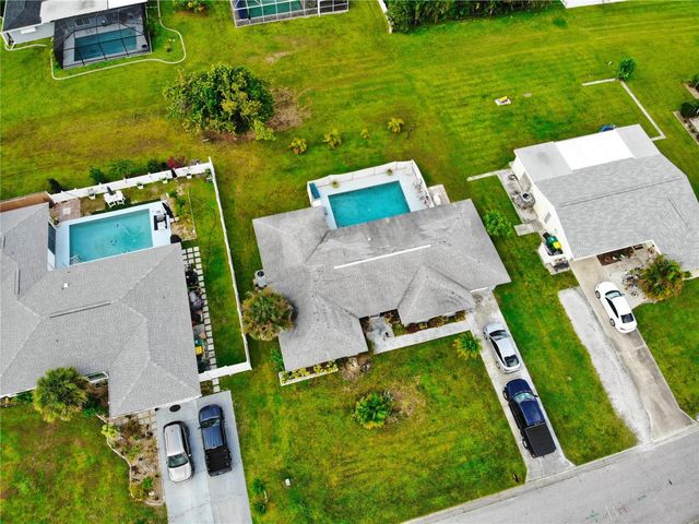 4 GOLFVIEW ROAD, Rotonda West, FL 33947