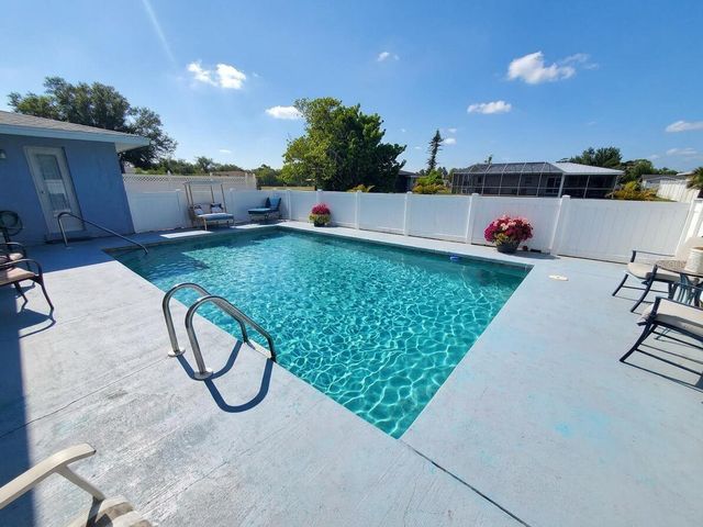 4 GOLFVIEW ROAD, Rotonda West, FL 33947