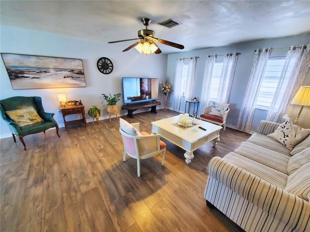 4 GOLFVIEW ROAD, Rotonda West, FL 33947