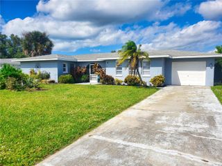 4 GOLFVIEW ROAD, Rotonda West, FL 33947