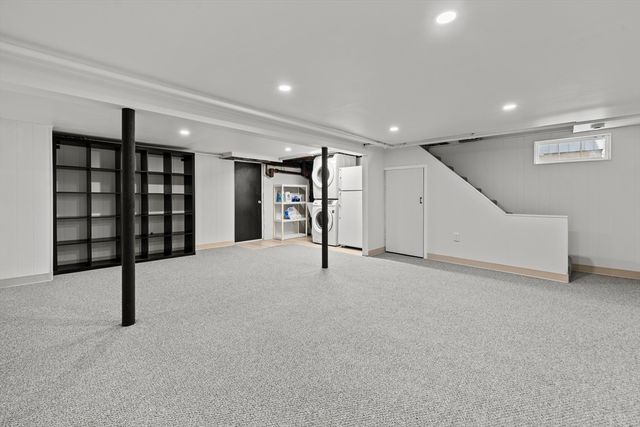 4 Sendick Rd, Woburn, MA 01801