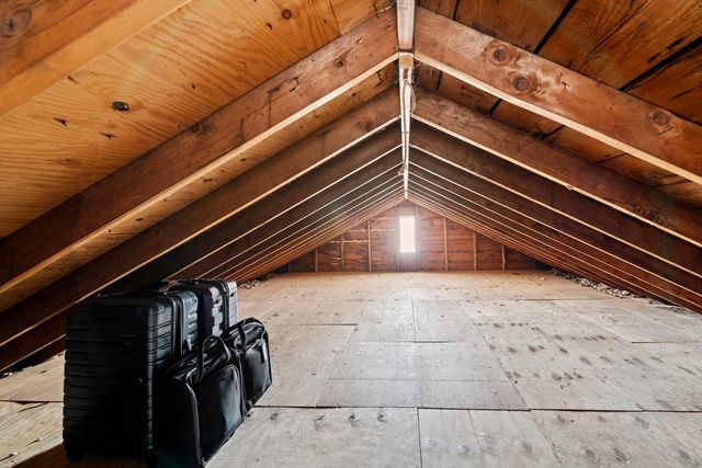4 Sendick Rd, Woburn, MA 01801