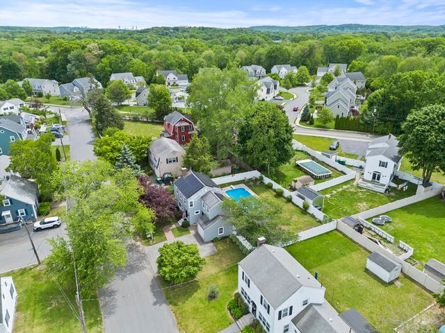 4 Sendick Rd, Woburn, MA 01801