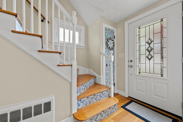 4 Sendick Rd, Woburn, MA 01801