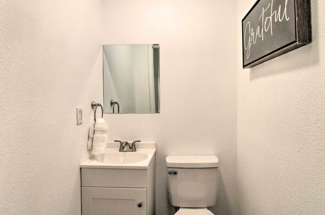 902 Coal Avenue SW, Albuquerque, NM 87102