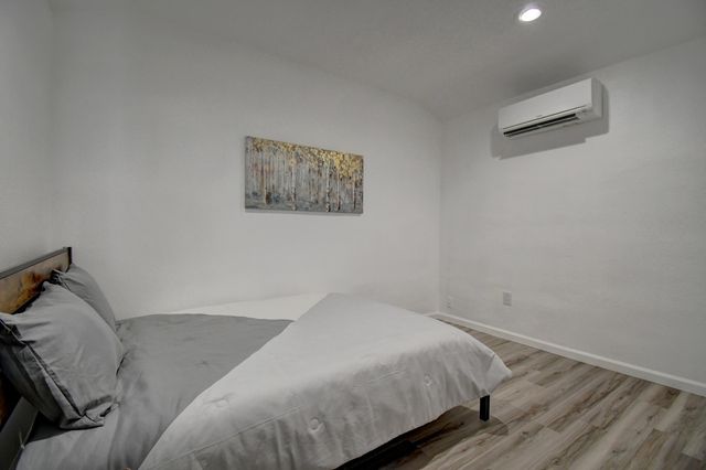 902 Coal Avenue SW, Albuquerque, NM 87102