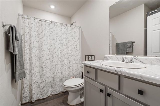 820 S Excelsior Drive, Siloam Springs, AR 72761
