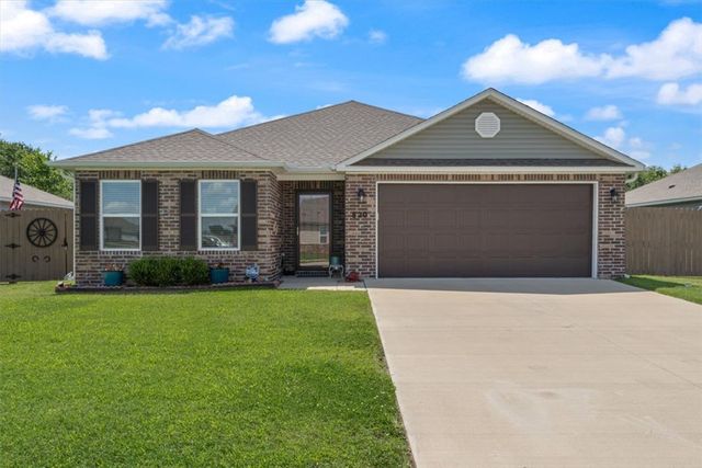 820 S Excelsior Drive, Siloam Springs, AR 72761