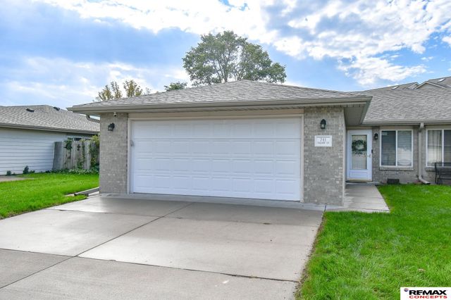 741 Folsom Lane, Lincoln, NE 68522