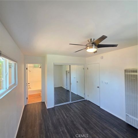 5432 Woodlake Avenue N, Woodland Hills, CA 91367