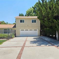 5432 Woodlake Avenue N, Woodland Hills, CA 91367
