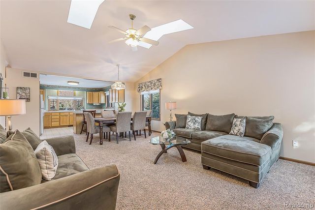 1201 Arbor Ridge Drive 18, Brighton, MI 48116