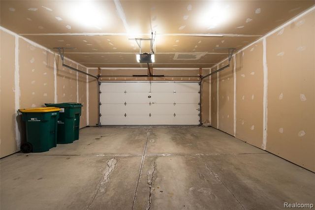 1201 Arbor Ridge Drive 18, Brighton, MI 48116