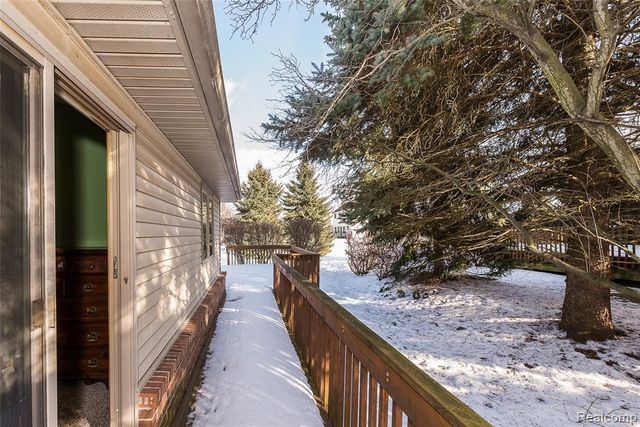 1201 Arbor Ridge Drive 18, Brighton, MI 48116