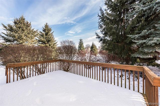 1201 Arbor Ridge Drive 18, Brighton, MI 48116