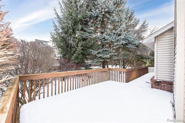 1201 Arbor Ridge Drive 18, Brighton, MI 48116