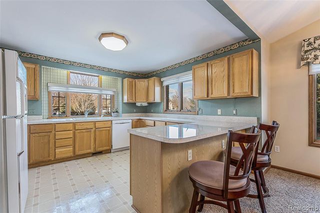 1201 Arbor Ridge Drive 18, Brighton, MI 48116