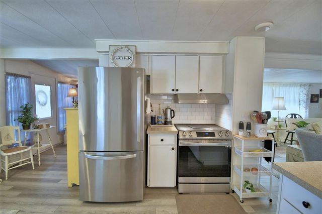 141 PARADISE LANE, Auburndale, FL 33823