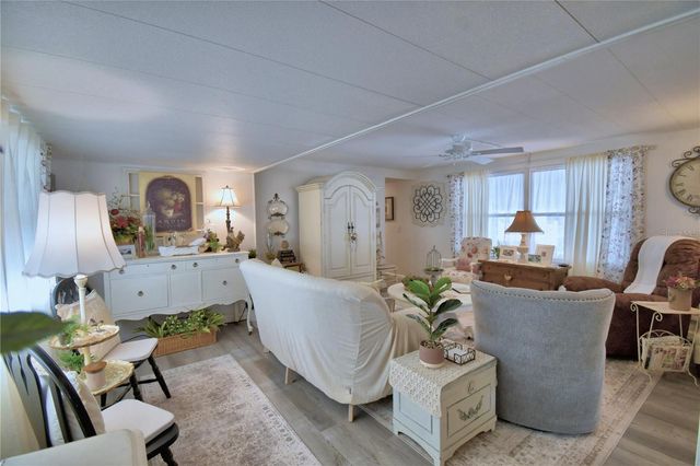 141 PARADISE LANE, Auburndale, FL 33823