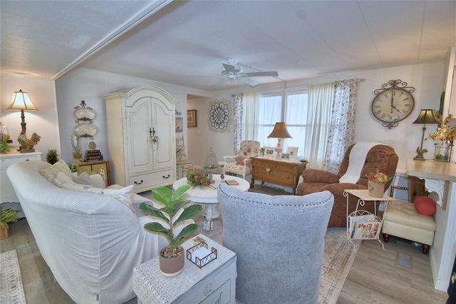 141 PARADISE LANE, Auburndale, FL 33823