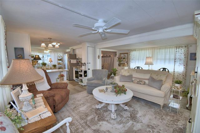 141 PARADISE LANE, Auburndale, FL 33823