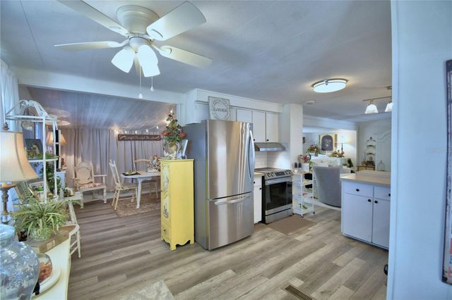 141 PARADISE LANE, Auburndale, FL 33823