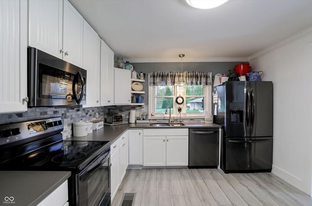 5012 W 8th Street Road, Anderson, IN 46011