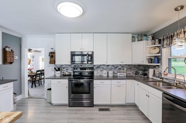 5012 W 8th Street Road, Anderson, IN 46011