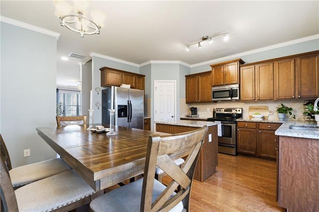 1649 Liberty Parkway NW, Atlanta, GA 30318