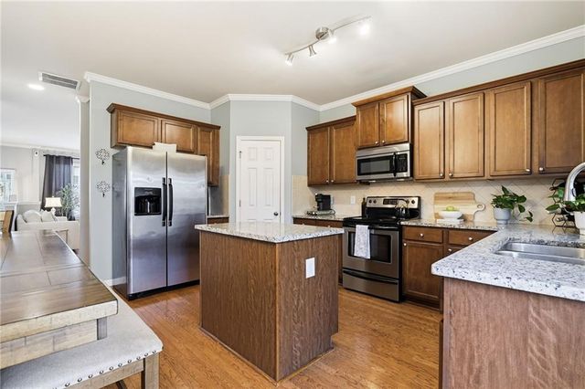 1649 Liberty Parkway NW, Atlanta, GA 30318