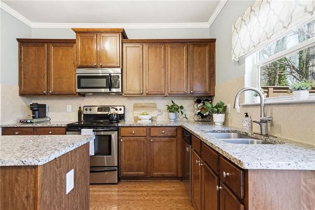 1649 Liberty Parkway NW, Atlanta, GA 30318