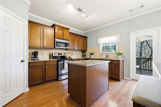 1649 Liberty Parkway NW, Atlanta, GA 30318