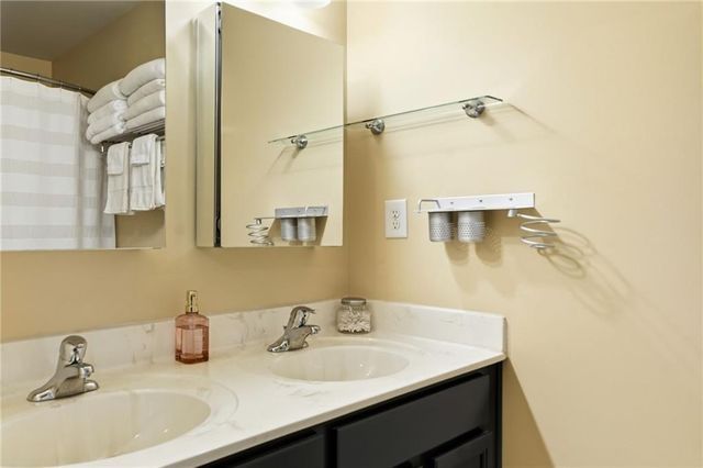 1649 Liberty Parkway NW, Atlanta, GA 30318