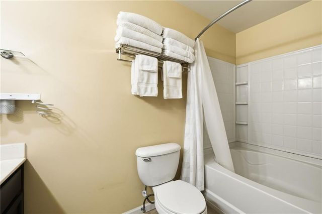 1649 Liberty Parkway NW, Atlanta, GA 30318