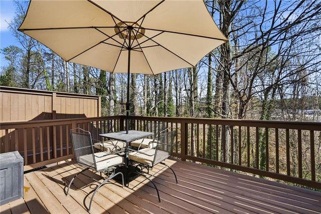 1649 Liberty Parkway NW, Atlanta, GA 30318