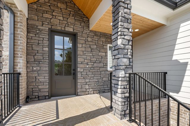401 Cedar Forest Dr, Nashville, TN 37221