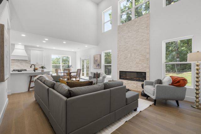 401 Cedar Forest Dr, Nashville, TN 37221