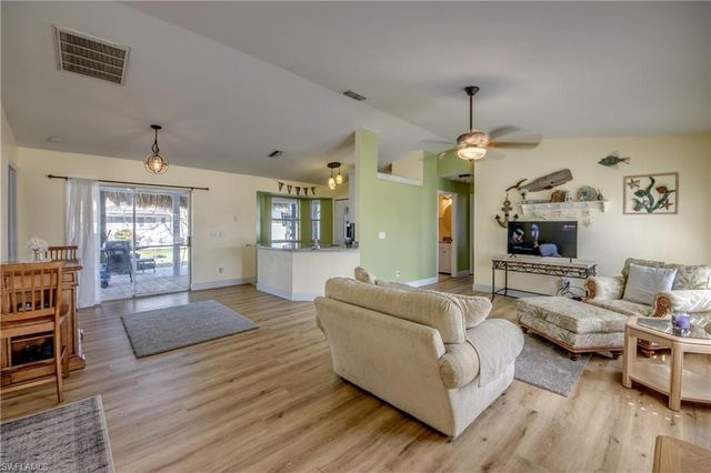 4136 SW 9th PL, Cape Coral, FL 33914