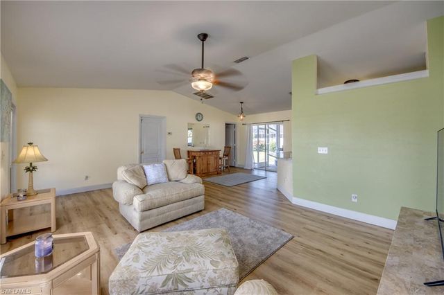 4136 SW 9th PL, Cape Coral, FL 33914