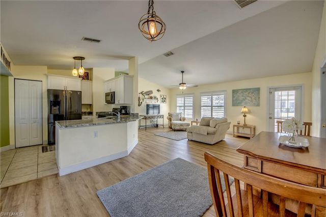 4136 SW 9th PL, Cape Coral, FL 33914