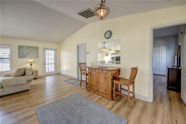 4136 SW 9th PL, Cape Coral, FL 33914