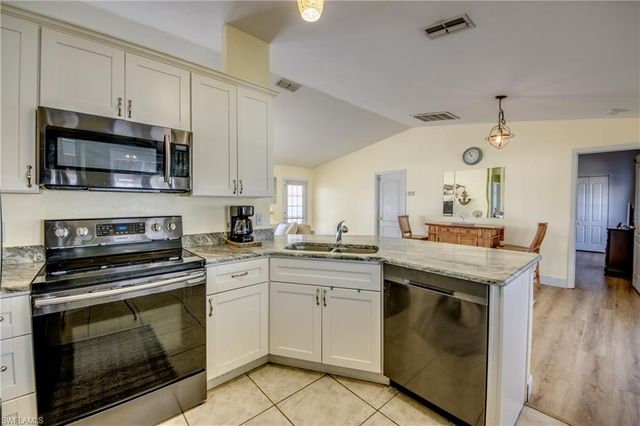 4136 SW 9th PL, Cape Coral, FL 33914