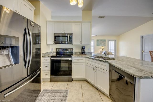 4136 SW 9th PL, Cape Coral, FL 33914