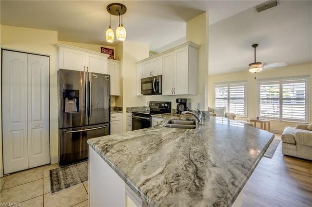 4136 SW 9th PL, Cape Coral, FL 33914