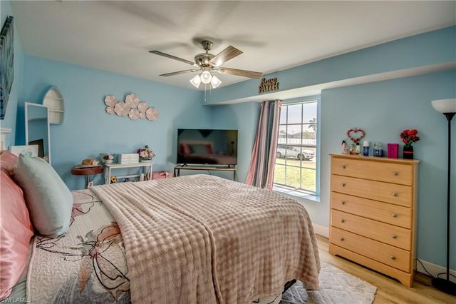 4136 SW 9th PL, Cape Coral, FL 33914