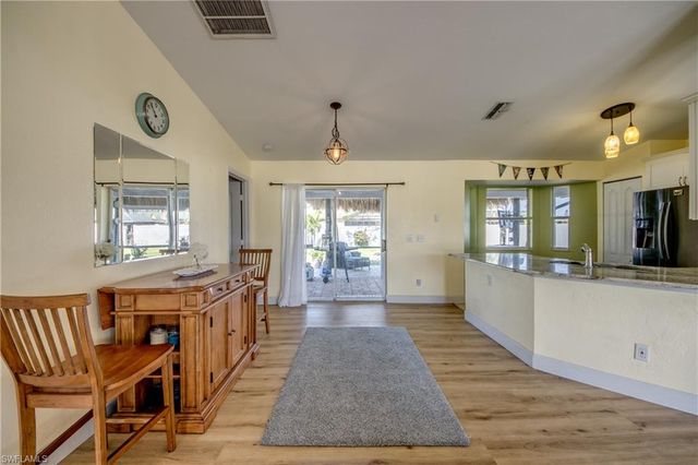 4136 SW 9th PL, Cape Coral, FL 33914