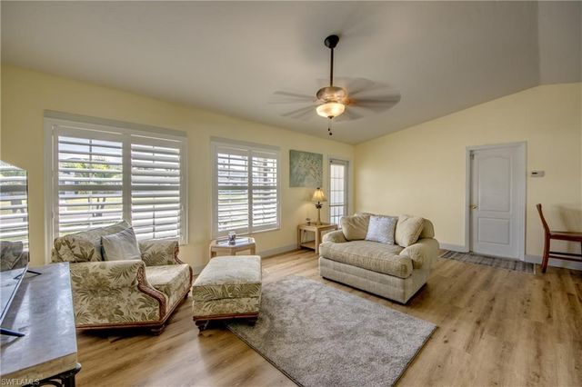 4136 SW 9th PL, Cape Coral, FL 33914