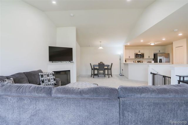 21984 Andover Drive, Macomb, MI 48042