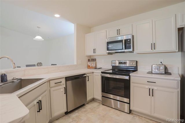 21984 Andover Drive, Macomb, MI 48042