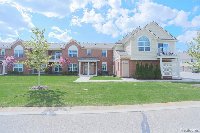 21984 Andover Drive, Macomb, MI 48042